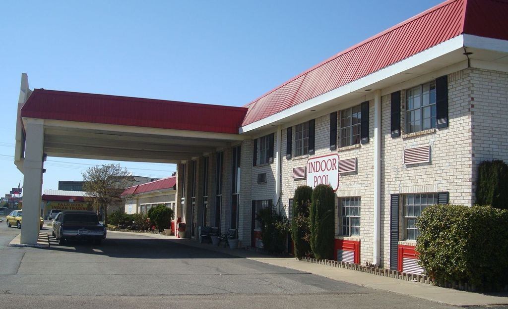Rest Inn - Extended Stay, I-40 Airport, Wedding & Event Center Amarillo Exterior photo
