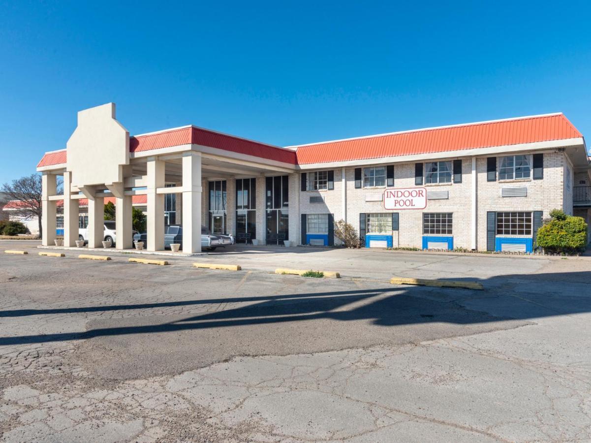 Rest Inn - Extended Stay, I-40 Airport, Wedding & Event Center Amarillo Exterior photo