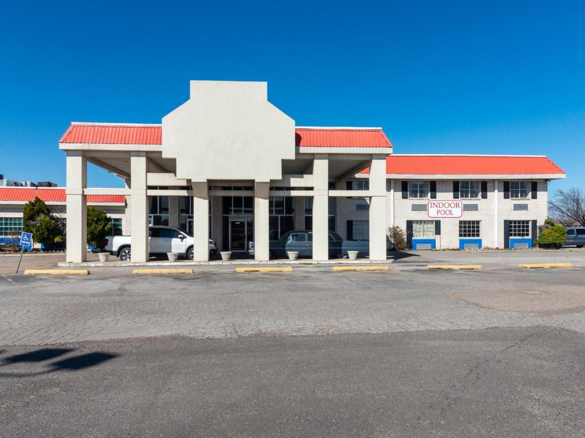 Rest Inn - Extended Stay, I-40 Airport, Wedding & Event Center Amarillo Exterior photo
